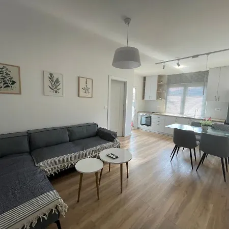 Wanderlust Apartment *